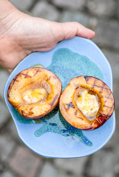 En dessert på en tallrik